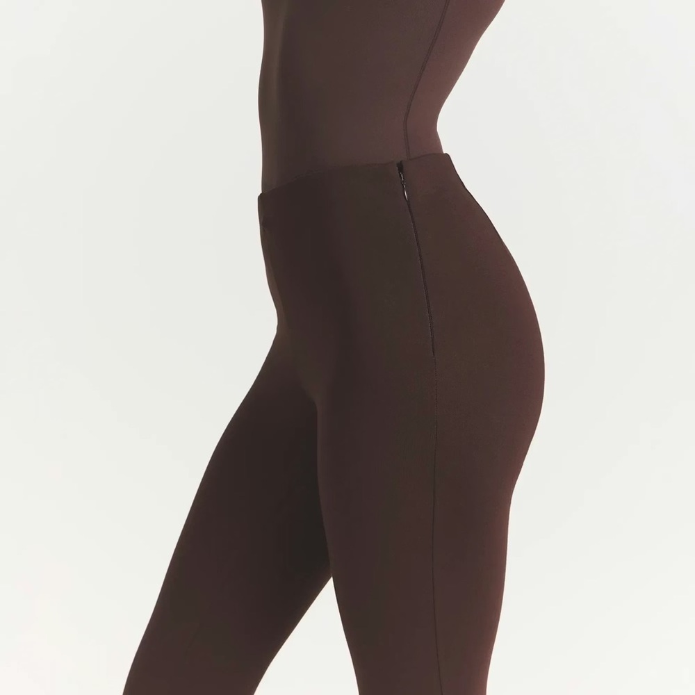 SKIMS High-Waist Leggings in Limited Edition Cocoa